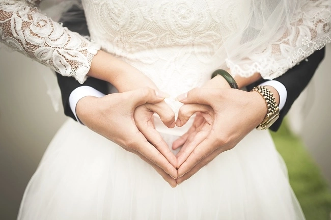 За молодых: В России снизились цены на организацию свадьбы