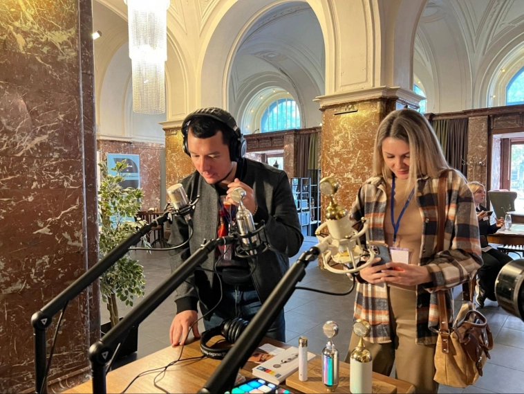 Как мы в России сделали микрофон «как у Артемия Лебедева» и продаем по всему миру Как мы в России сделали микрофон «как у Артемия Лебедева» и продаем по всему миру