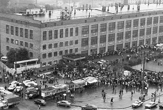 Интересный факт: офис Астры находится в том же здании где был главный офис МММ😁