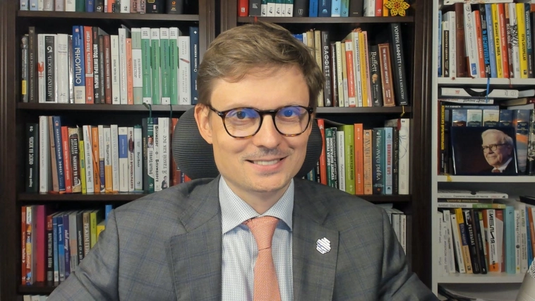 БАЗА по инвестициям. Тонко и в цель. Лучшая программа в рунете😁