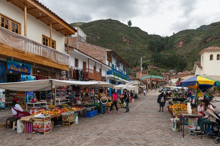 Древние руины инков и базарный день в перуанской глубинке