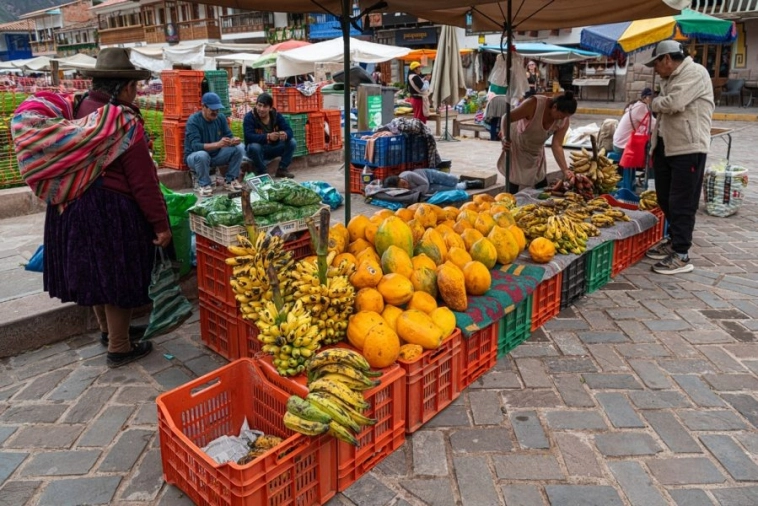 Древние руины инков и базарный день в перуанской глубинке