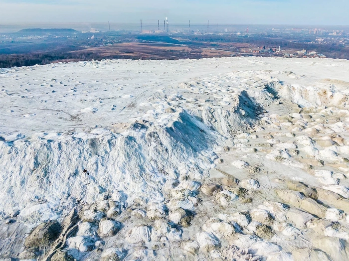 Белая гора — самый большой рукотворный объект Подмосковья. Высота 200 метров. Это фосфорит Белая гора — самый большой рукотворный объект Подмосковья. Высота 200 метров. Это фосфорит