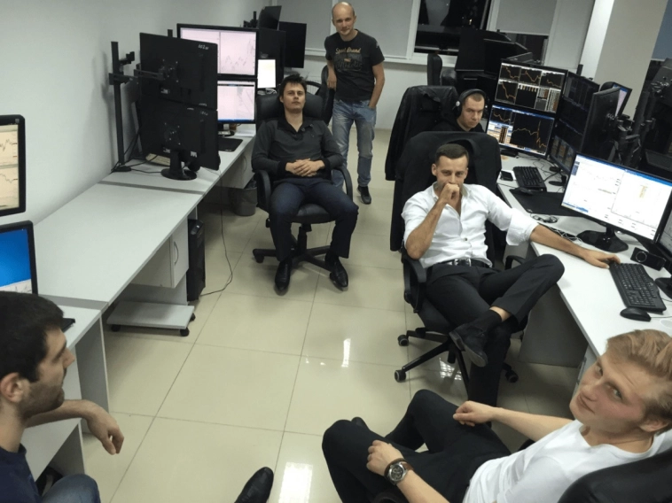 Дима Цветков: «Как я скальпингом превращал 1600 рублей в финтех-компанию» (3 часть) Дима Цветков: «Как я скальпингом превращал 1600 рублей в финтех-компанию» (3 часть)