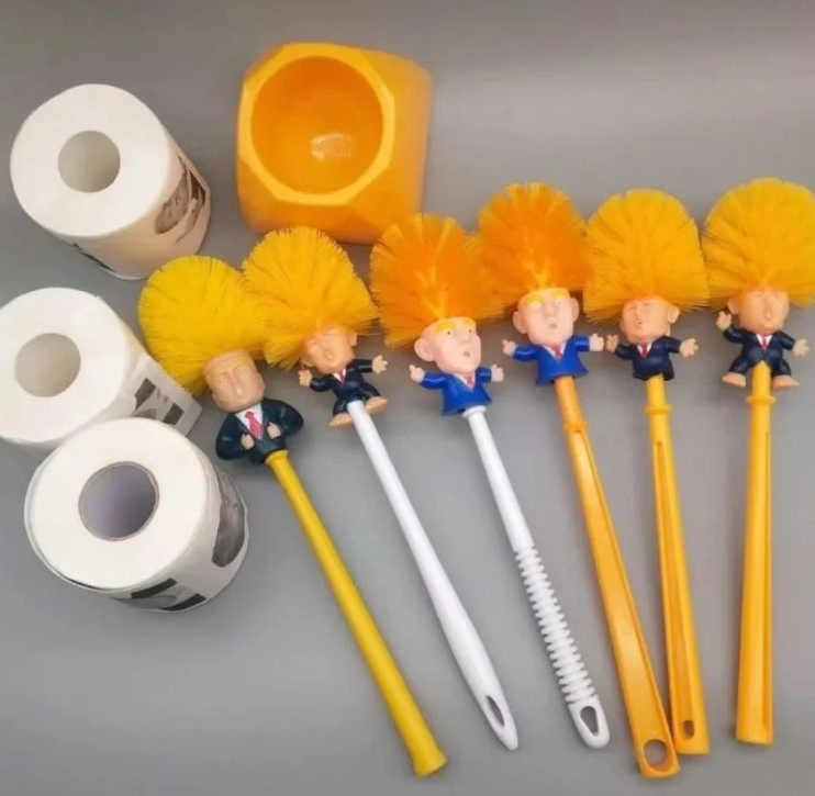 В Китае массово раскупают туалетные ершики в виде Дональда Трампа: так китайцы поддерживают местных производителей, пострадавших от американских пошлин — Oddity Central В Китае массово раскупают туалетные ершики в виде Дональда Трампа: так китайцы поддерживают местных производителей, пострадавших от американских пошлин — Oddity Central