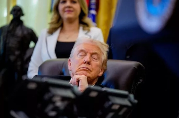 Трамп стал походить на Байдена Трамп стал походить на Байдена