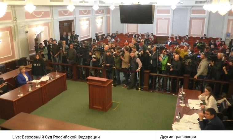 Трансляцию суда по делу Долиной-Лурье смотрят более 23 тыс человек Вконтакте - больше, чем аудитория Первого канала Трансляцию суда по делу Долиной-Лурье смотрят более 23 тыс человек Вконтакте - больше, чем аудитория Первого канала