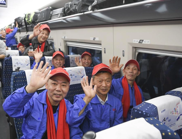 Доходы китайских рабочих-мигрантов из сельской местности работающих в городах выросли в 2024г: до U$689 - U$782 в месяц Доходы китайских рабочих-мигрантов из сельской местности работающих в городах выросли в 2024г: до U$689 - U$782 в месяц