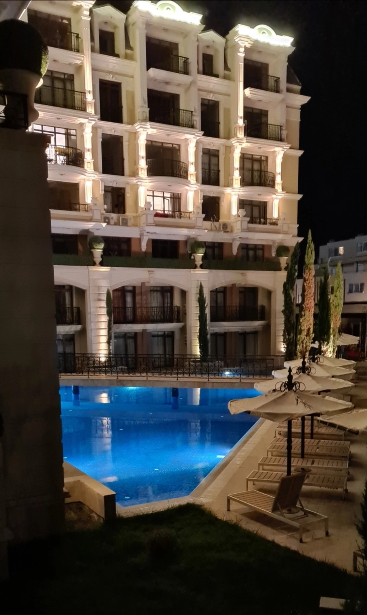 Азия. Понедельник.