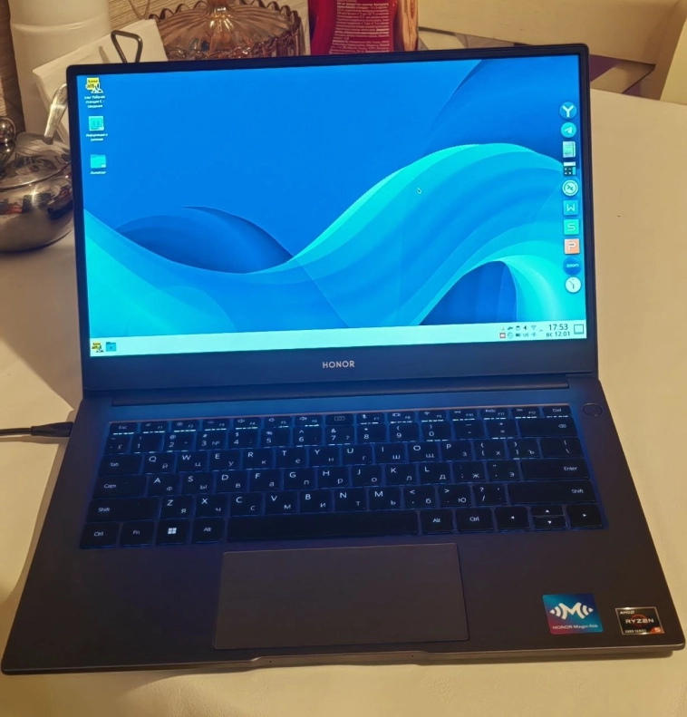 Приобрел себе ноут для командировок Приобрел себе ноут для командировок