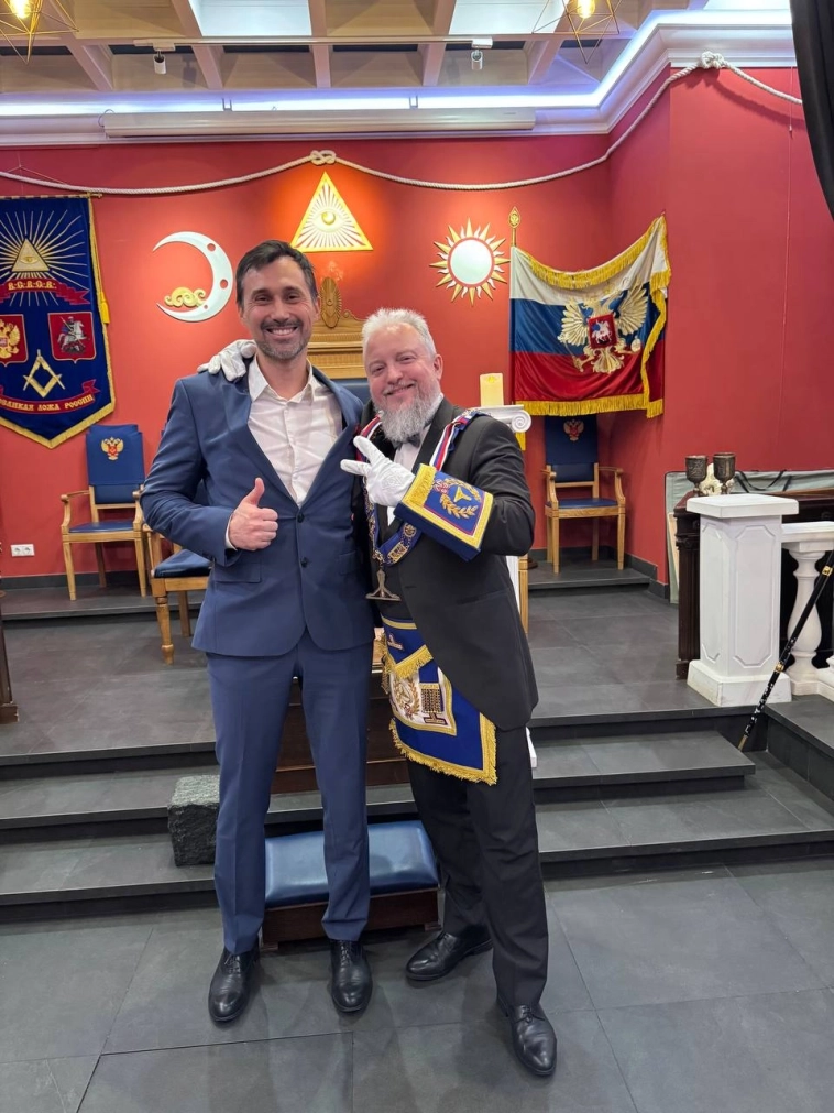 #книга Богданов и Белявский Происхождение общества вольных каменщиков - масонство в 17-18в