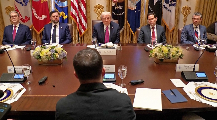 Томагавканье