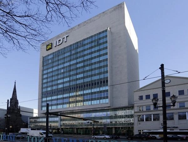 Нефть 1 серия: джин в бутылке Нефть 1 серия: джин в бутылке