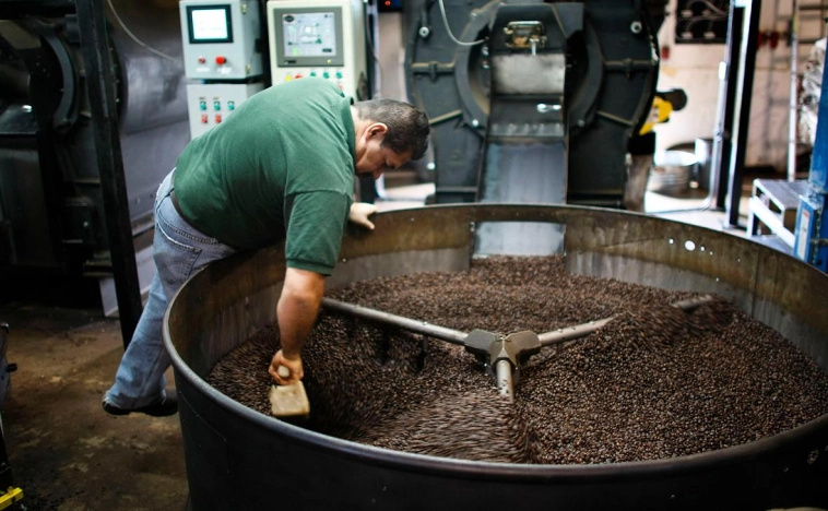 Reuters сообщил о сокращении мировой торговли кофе из-за скачка цен... Reuters сообщил о сокращении мировой торговли кофе из-за скачка цен...