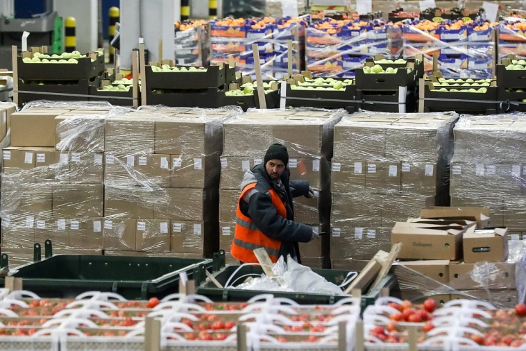 Скандал между Россией и Азербайджаном угрожает обрушить торговлю. Что пропадет из магазинов и подорожает?..... Скандал между Россией и Азербайджаном угрожает обрушить торговлю. Что пропадет из магазинов и подорожает?.....