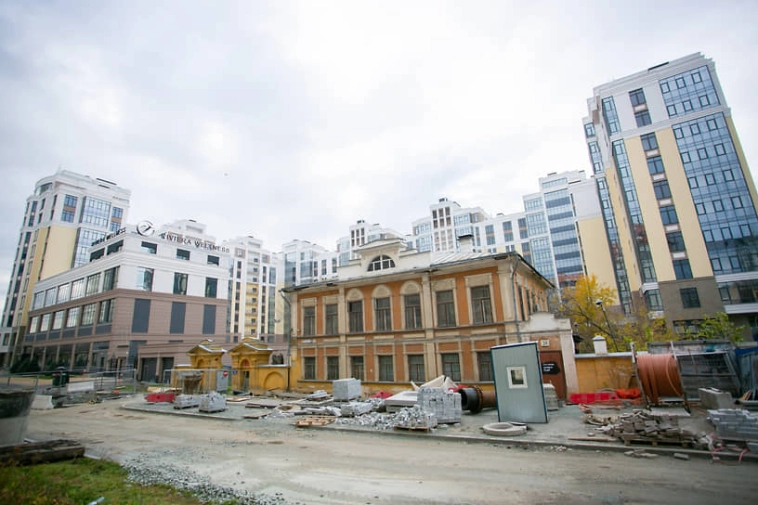 Реставрация с коммерцией...