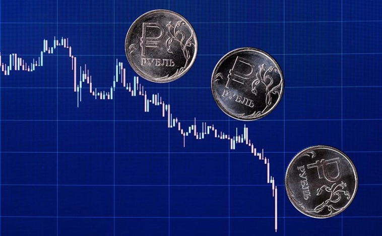🤔 Что ждет рубль в ближайшие месяцы?