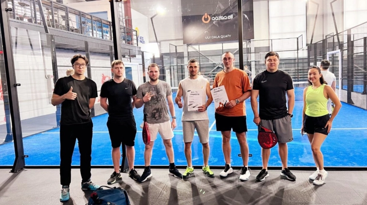 Падел-теннис, кто играет? Падел-теннис, кто играет?