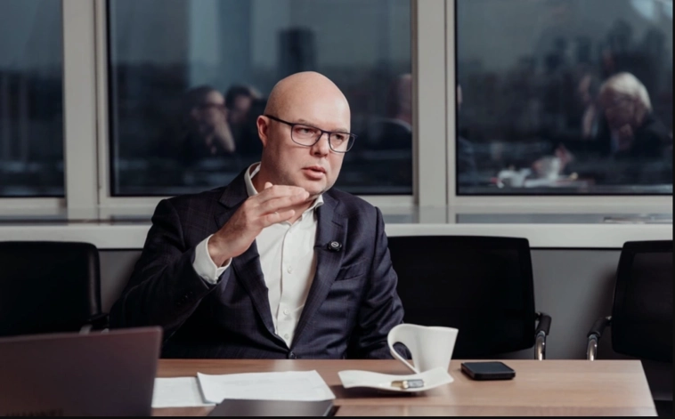 Крупнейшая в России цифровая платформа для закупок государства и бизнеса B2B-РТС впервые раскрыла выручку и прибыль: по итогам 2024 года выручка составила ₽8,5 млрд, а чистая прибыль — ₽3,5 млрд — РБК