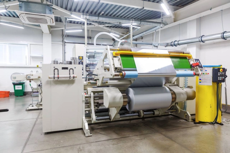 Порезал фольгу и заработал 17 млн в месяц, покупатели довольны, и даже облизывают