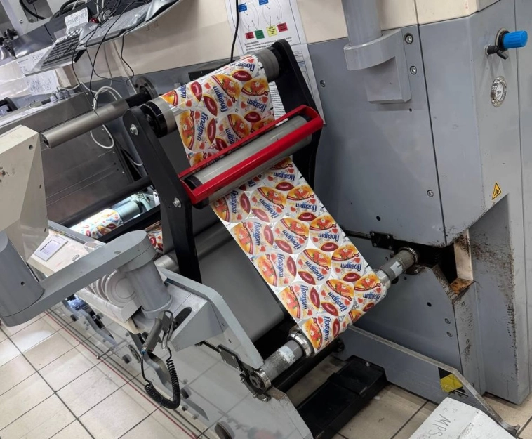 Порезал фольгу и заработал 17 млн в месяц, покупатели довольны, и даже облизывают