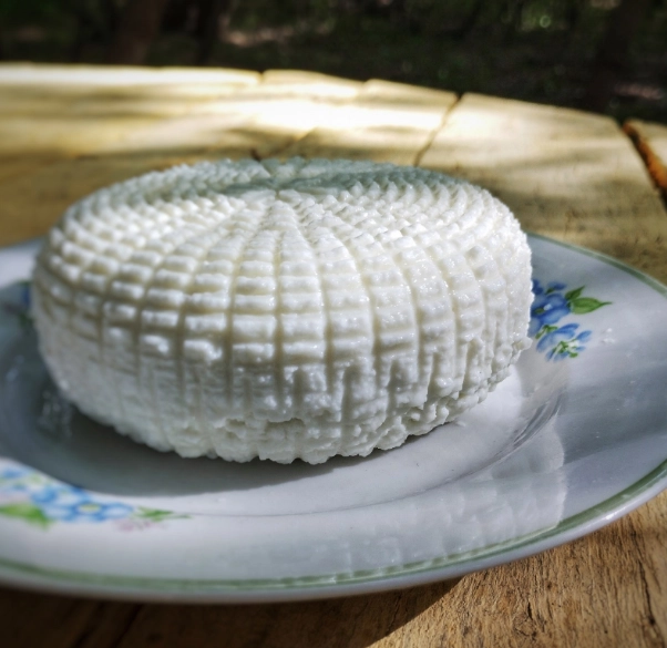 На моем производстве сотрудников держат в холоде, чипируют, ну и доят, конечно