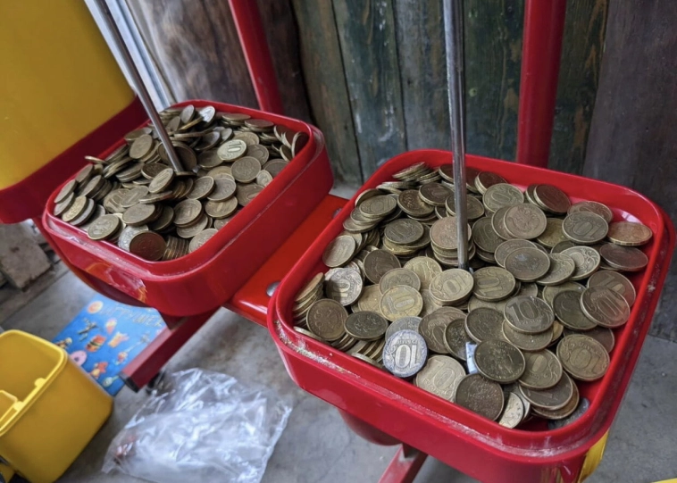 Построил сеть из 100 автоматов с жвачками и не поседел. Доход вас удивит Построил сеть из 100 автоматов с жвачками и не поседел. Доход вас удивит