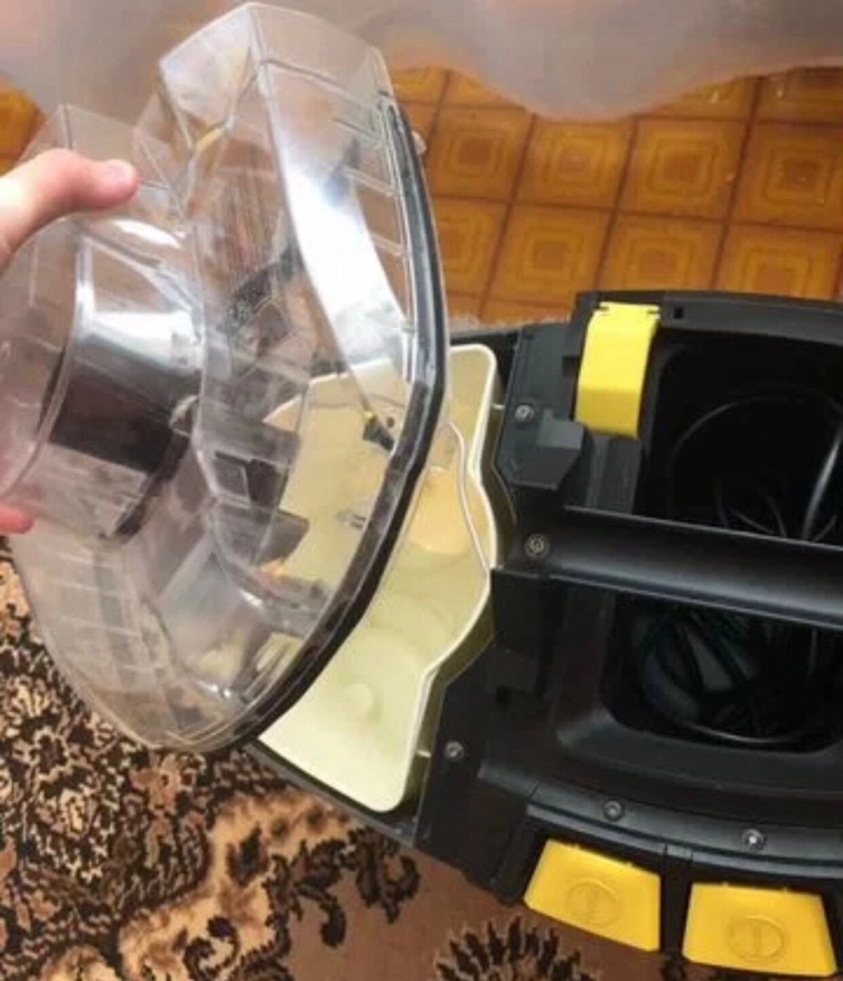 Как я открыл в 17 лет выездную химчистку за 40 000 рублей и меня «почистили». Или почему надо всё заранее считать… Как я открыл в 17 лет выездную химчистку за 40 000 рублей и меня «почистили». Или почему надо всё заранее считать…