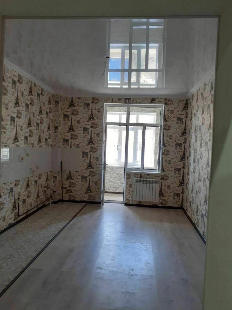 Уволилась, взяла в долг 100к и открыла бизнес по установке натяжных потолков. Через 2 года вернулась в найм.