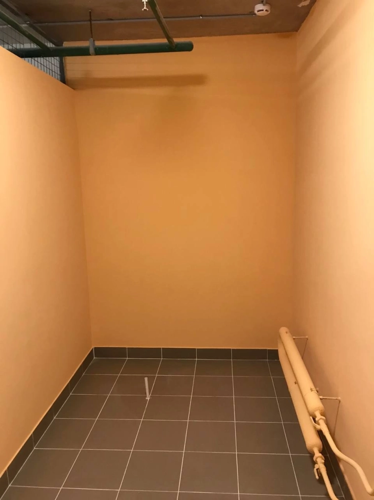 «Я — кладовочный король!». Сдаю в аренду кладовки и паркинг в ЖК, пассивный доход 16к, но ещё есть потопы и бездомные...