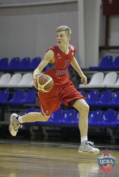 Как бывший спортсмен и IT-предприниматель основал детскую баскетбольную лигу. И почему нельзя бездумно тратить деньги на благотворительность.