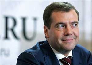Отставка правительства Медведева может произойти 7 мая