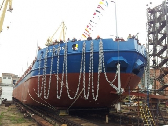 На Балтийском заводе спущено на воду судно "Ксения", завершающее серию танкеров для БТК.