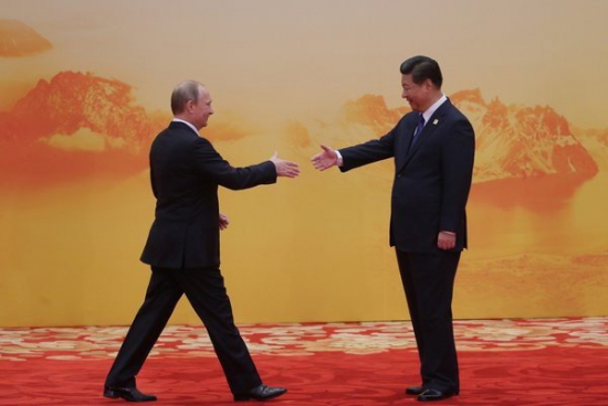 Против доллара: Россия хочет принять участие в китайском банке развития AIIB