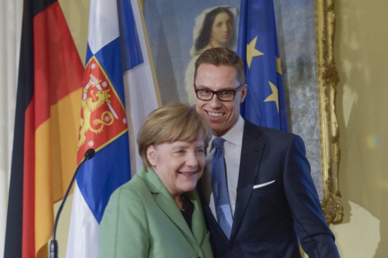 Меркель опасается расслоения Евросоюза из за антироссийских санкций.