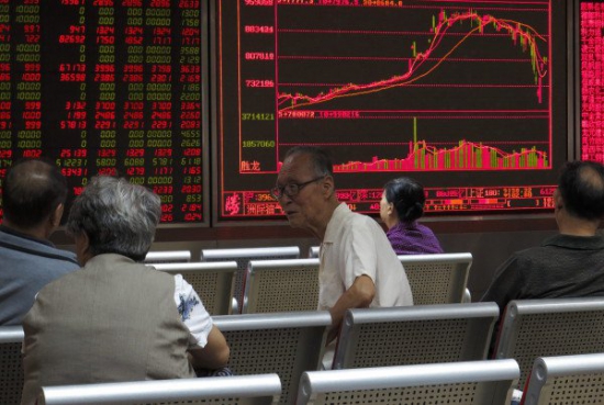 Обвал рынков в Китае: новые рекордные потери