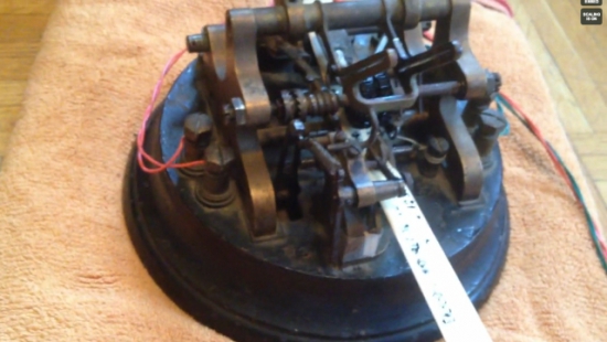 Подключение старинного телеграфного аппарата к ноутбуку