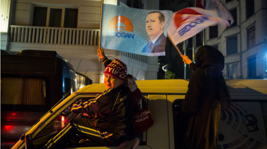 Партия Эрдогана одержала неожиданную победу в Турции