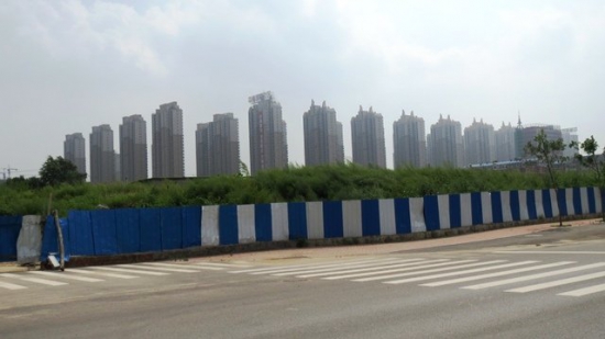 Города-призраки Китая и пустынные в них улицы. Фото.