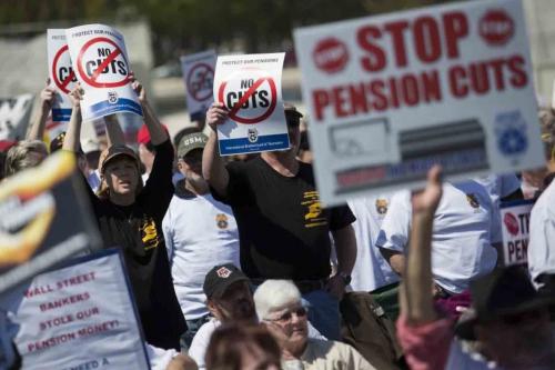 Один из самых больших пенсионных фондов США требует бейлаут: "Иначе пенсии превратятся в ничто"