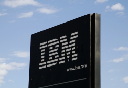 IBM (IBM) в очередной раз сократила выручку и чистую прибыль