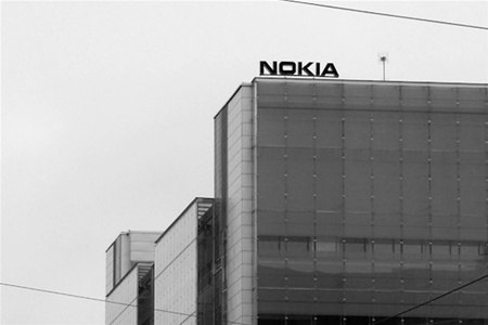 Печально видеть как акции компании Nokia падают с каждым днем..А ведь раньше эта компания занимала первое место по продаже телефонов..