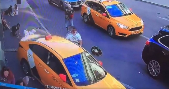 Водитель на Яндекс.Такси сбил мексиканцев. Проблема: агрегаторы - водители