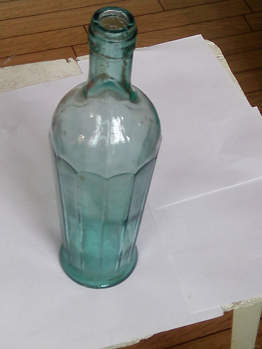 Бутылки советских времен. Бутылка САЗ 0,25. Граненая бутылка. Старые советские бутылки. Старинная граненая бутылка.