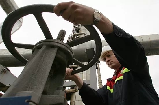 ОПЕК и России придется сокращать добычу нефти