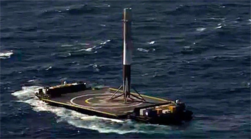 Falcon 9 успешно совершила посадку первой ступени на плавучую платформу.