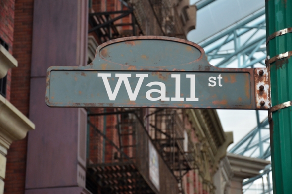 Стратегия «Wall Street» приносит прибыль даже на фоне коррекции S&P 500