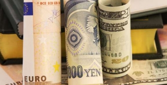 Доллар достиг 6-летнего максимума относительно иены