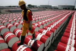 Нефтяные гиганты снижают добычу и темп замещения запасов