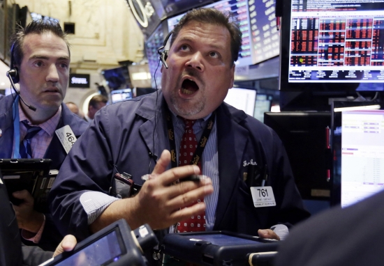 Обзор рынка: Акции финсектора лидируют, форекс спокоен, в центре внимания нефть